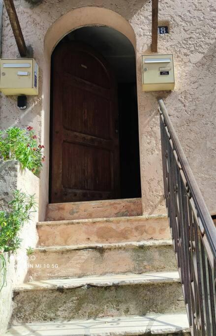 Апартаменты Chez Caro L'Escarene Экстерьер фото